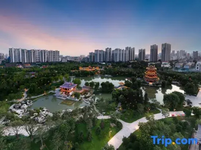Zhongchun Yaju Hotel (Dingzhou Ancient City Wanda Plaza)