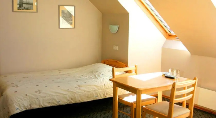 Aleksandri Guesthouse