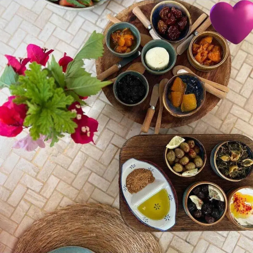 Seki̇z Oda Otel