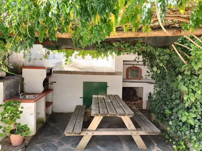 2 Bedrooms Cottage