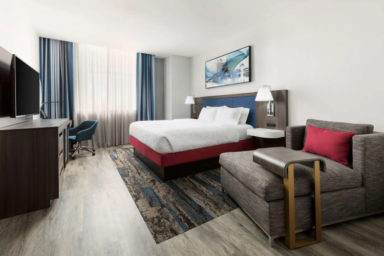 Hampton Inn & Suites Baltimore Inner Harbor