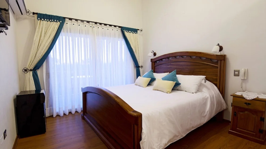 La Perla Hotel