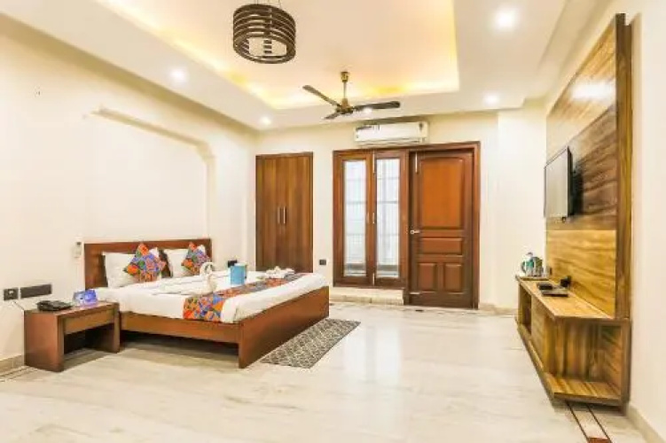 OYO 7785 Kumar Residency
