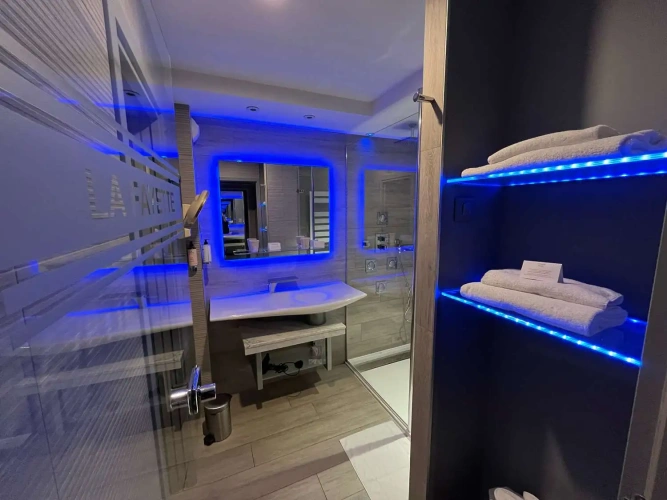 Double Suite