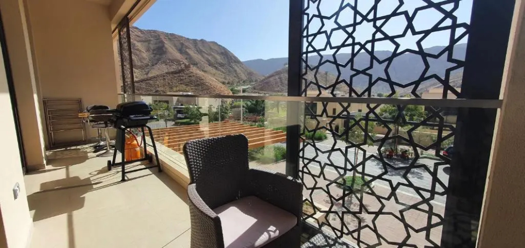 ONE Elegant Apartment in Muscat Bay 01
