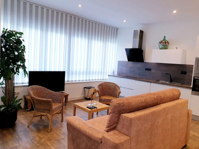 Olmos Apartment with Parking