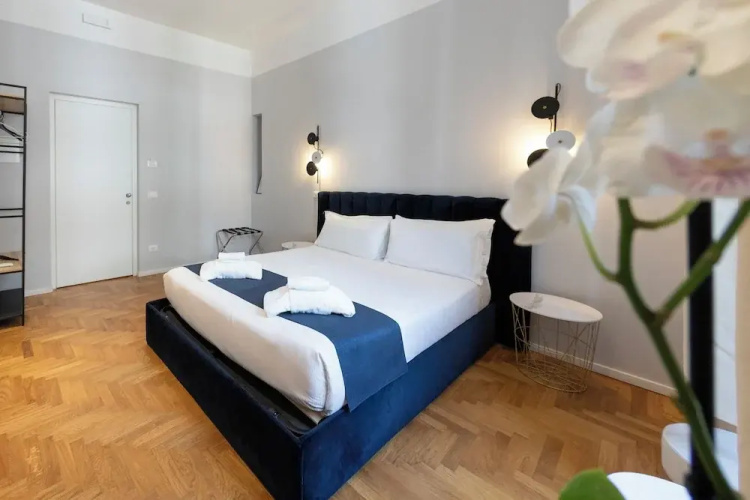 Carrara24