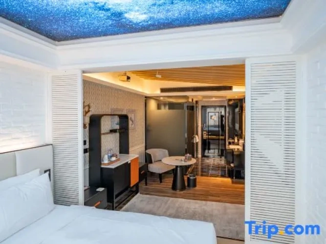 Standard Double room with view