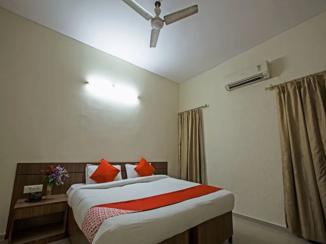 OYO 16075 Aikya Elevens Inn