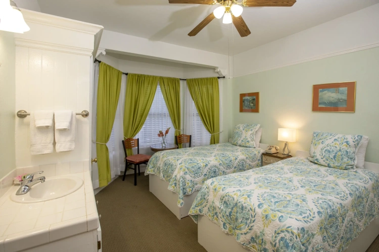 Twin room