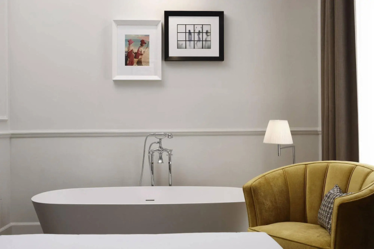 Gens Luxury Suites