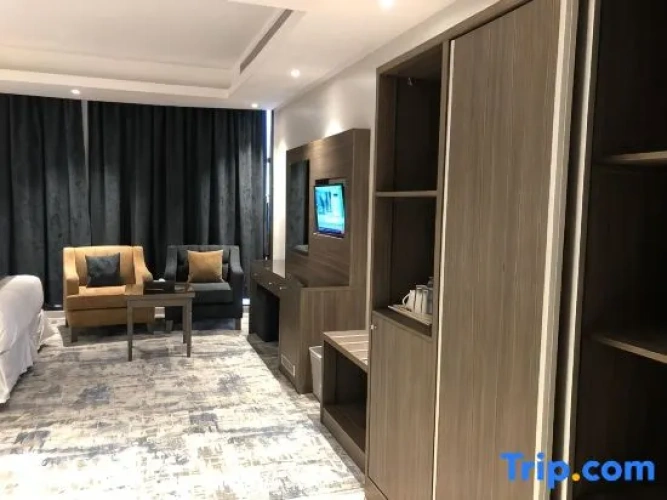 Deluxe Suite