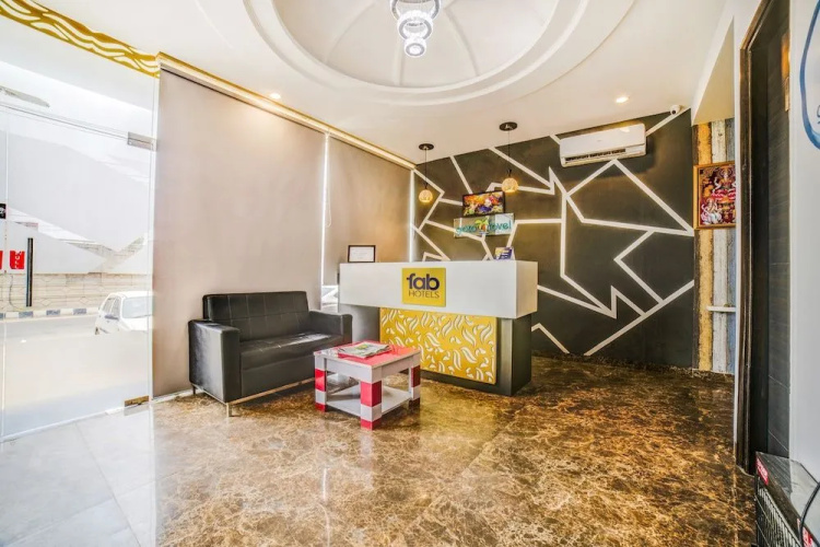 FabHotel Diamond