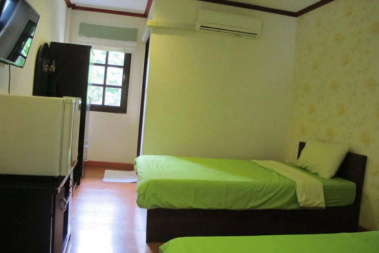 Koh Sichang Resort