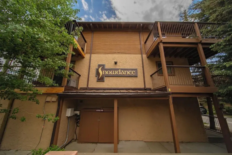 Snowdance Condominiums B102
