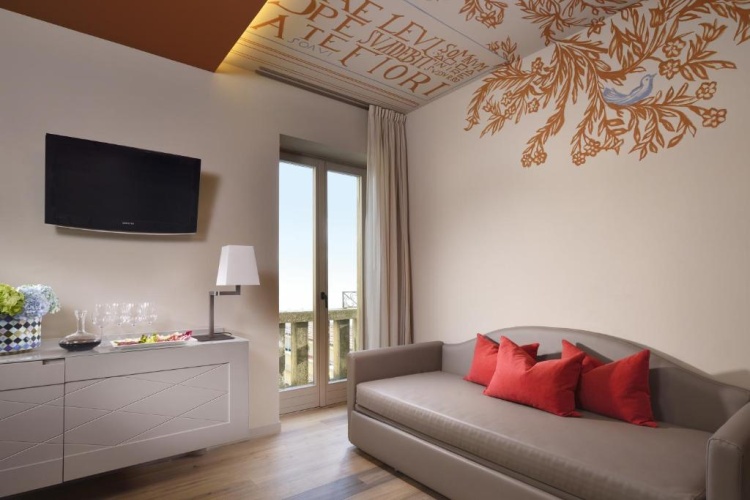 Suite with balcony