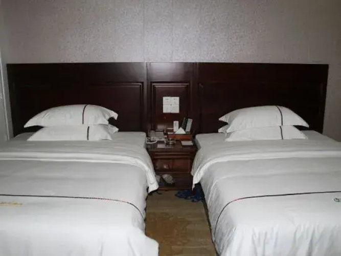 Linjiang Hotel