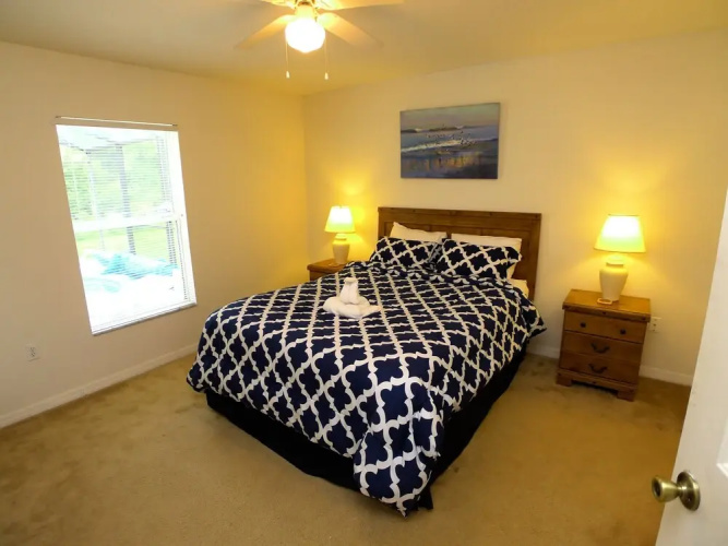 4 BED Pool Home Overlooking Reserve