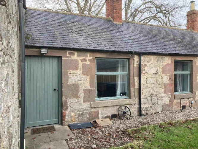 2 Bedrooms Cottage