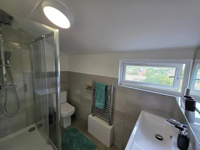 5 Beds, 7 Guests, Private Garden, Free Parking