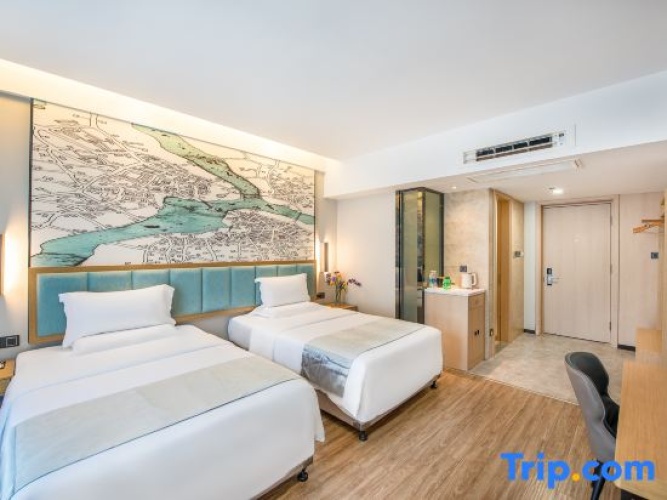 Standard room with city view