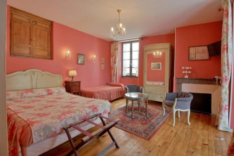 Standard Triple room