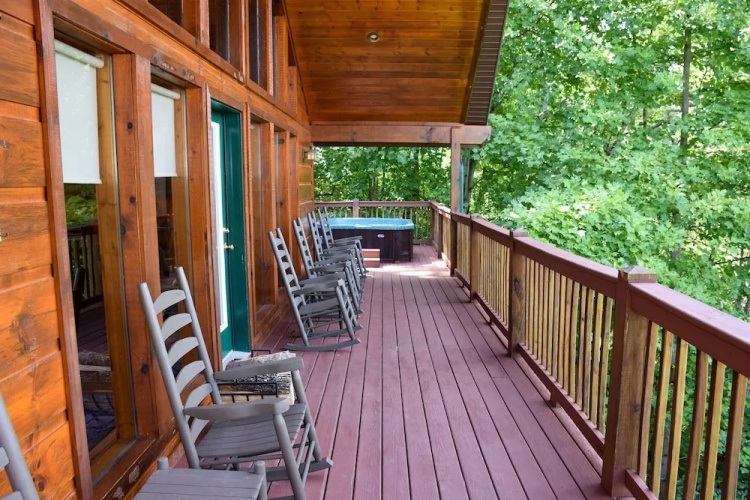 GRANDMOTHER'S - 4 Br Cabin