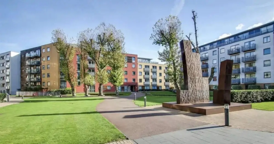 Central London 2-bed Apartment