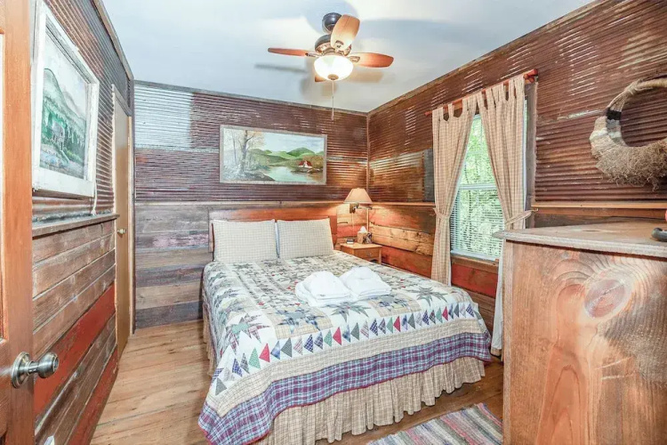The Cabins at Seven Foxes