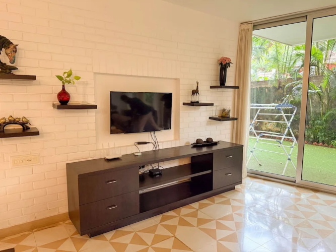 Modern 2bhk w Pool Access 5km to Coco Beach