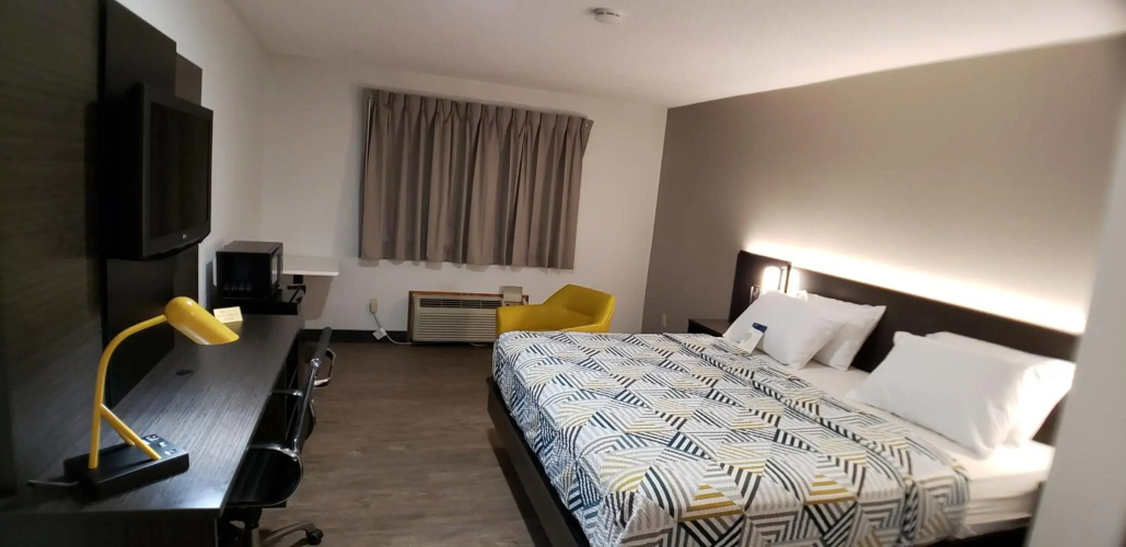 Motel 6 Kewanee, IL