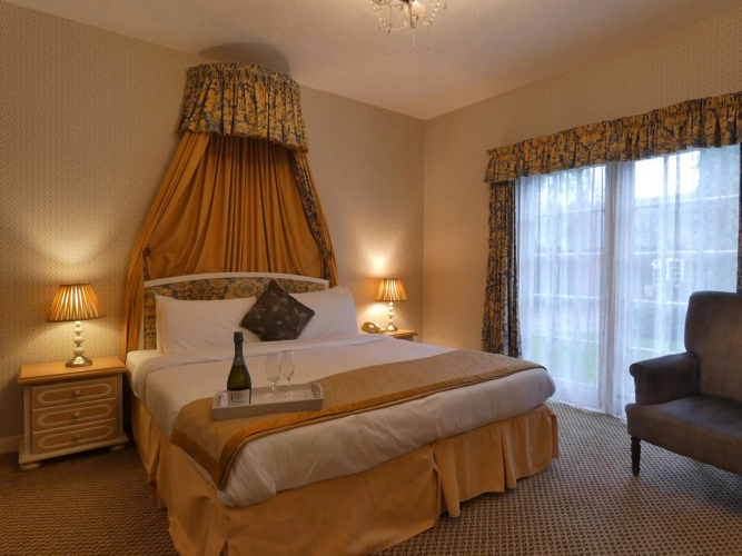 Marston Farm Hotel
