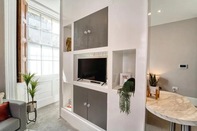 Stylish Worcester Studio Apartment