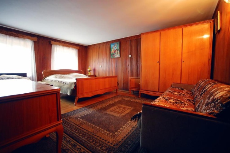 3 Bedrooms Apartment