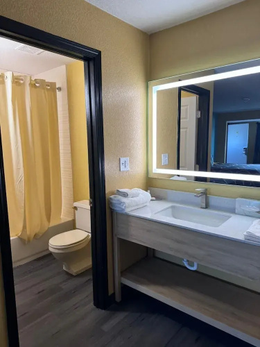 Super 8 By Wyndham Vandalia/dayton International Airport - Dayton, OH