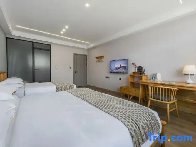 5 Bedrooms Suite