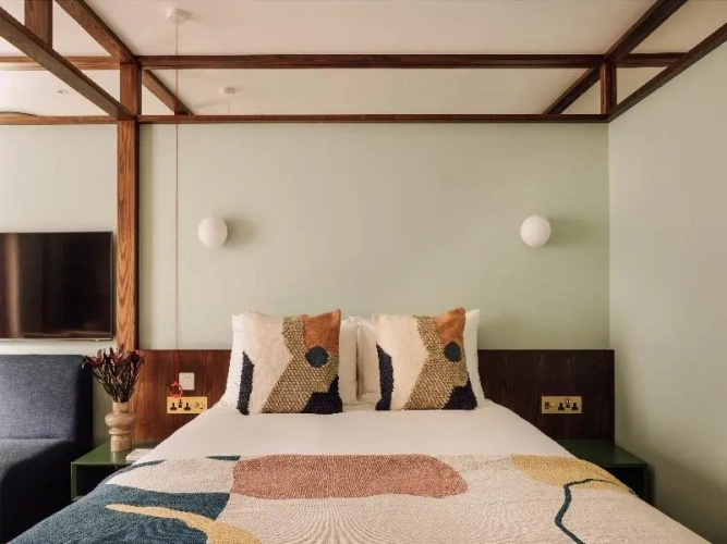 Quadruple Suite