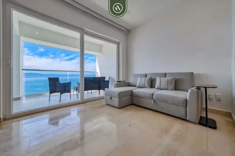 New Oceanfront 1 BR Condo - Gym - Beach - Pool