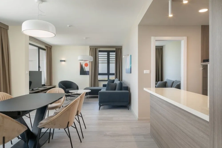 Penthouse Suite with balcony and with sea view
