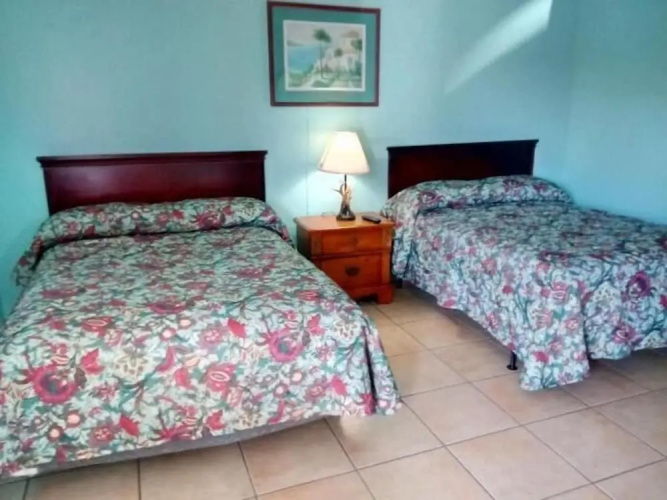 Skylark Motel