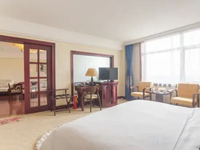 Dongfang Hotel