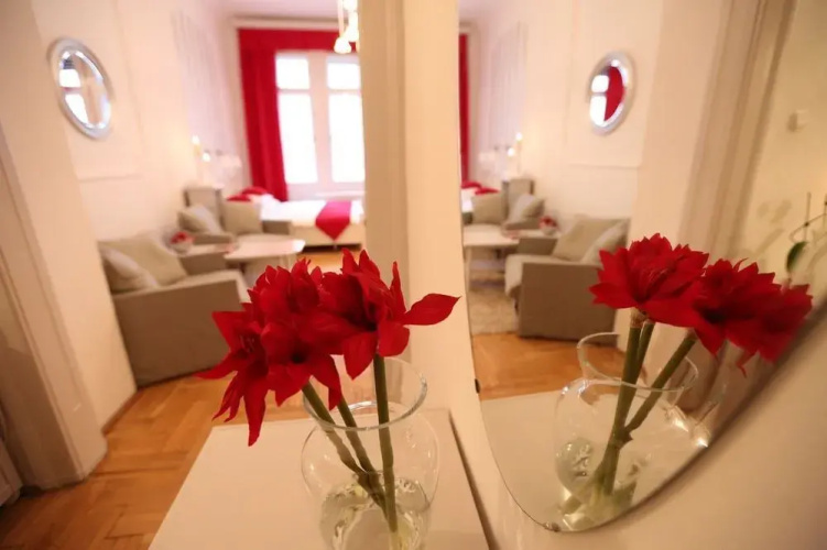 d.Five Classic Luxury Apartment