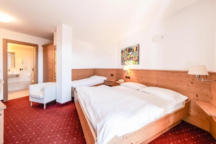 Standard Triple room