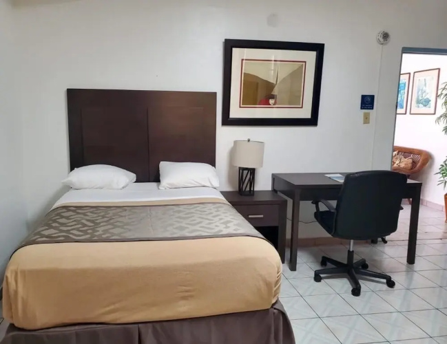 Borinquen Beach Inn