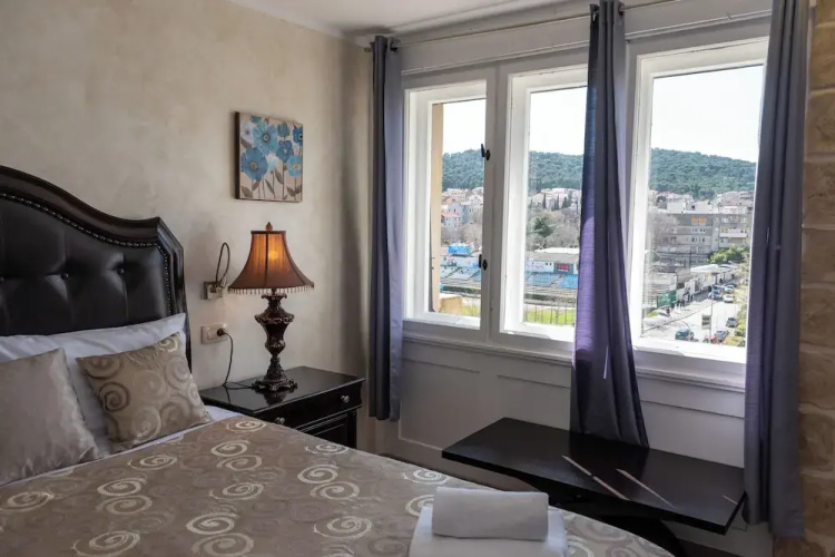 Queen Mary Luxury Rooms Split