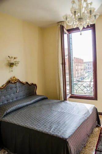 Grimaldi Apartments Ca' Lucy Canal views