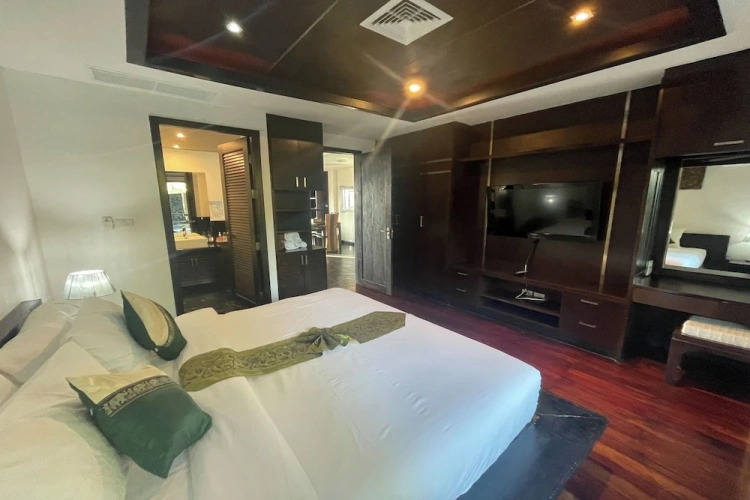 1 Bedroom Villa with land view