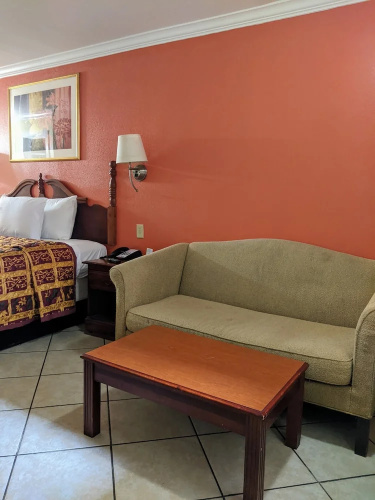 Lake Houma Inn