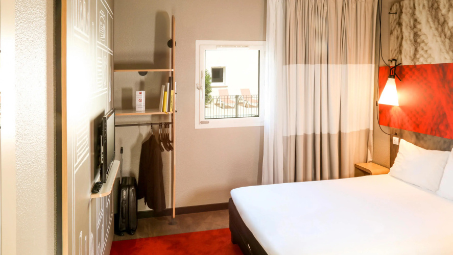 ibis Orange Sud