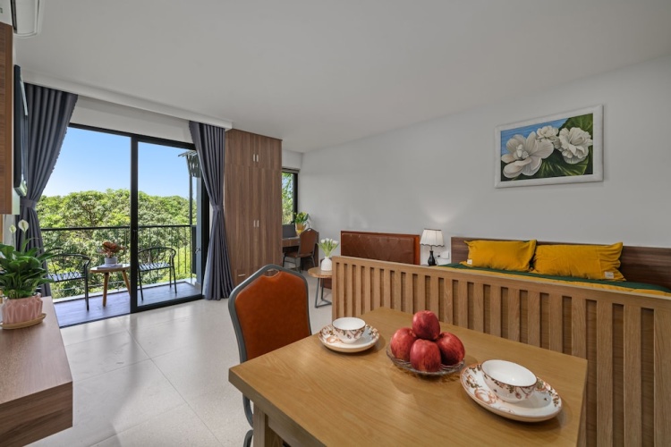 1 Bedroom Premium Suite with balcony and with garden view